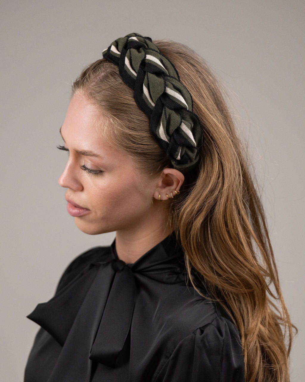 OUTLET: Amelia Plait Hairband-Olive/Black