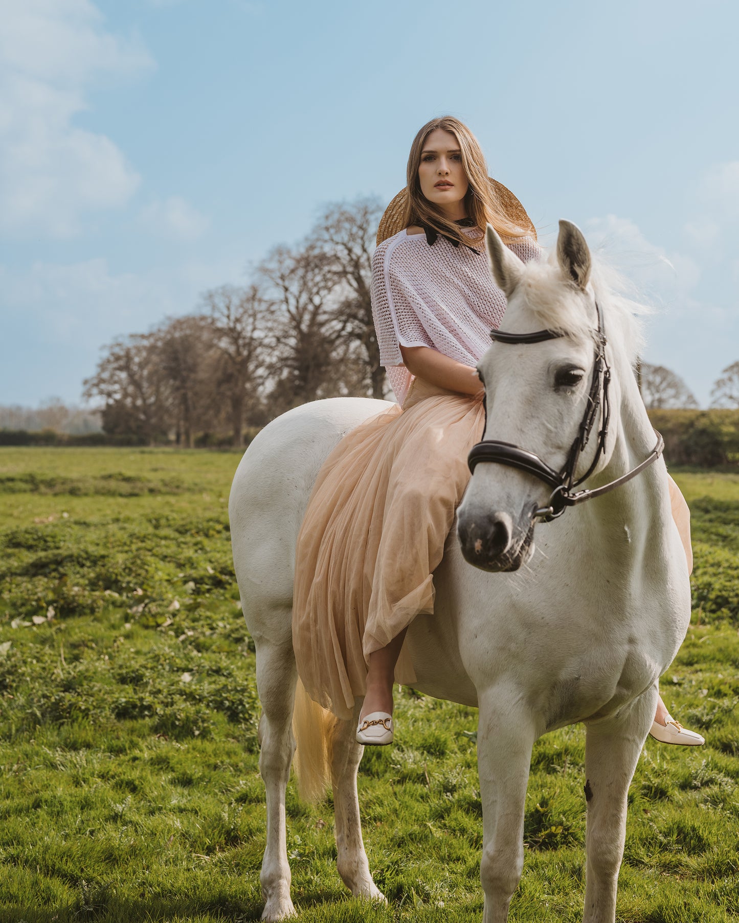 OUTLET: Nottingham Lace Poncho Pink